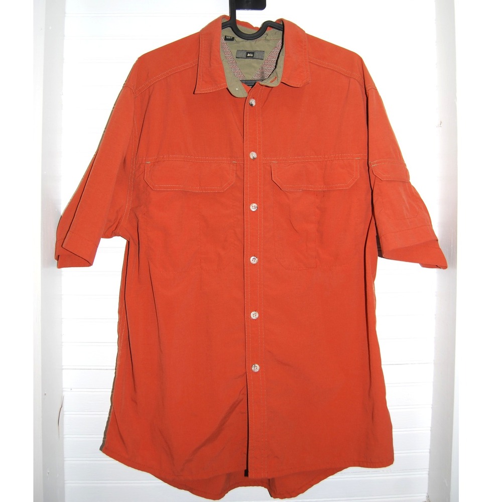 REI Shirt Men's Small Nylon Short Sleeve Button Up Vented Fishing Hiking Camping